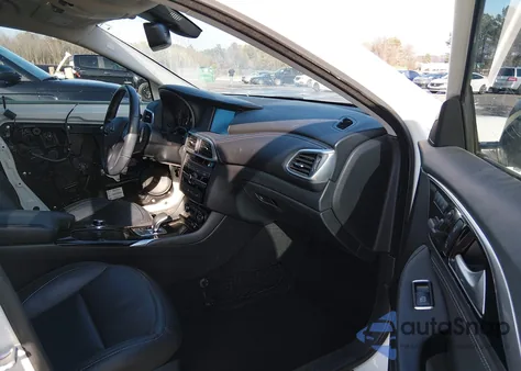 2017 Infiniti Qx30 Luxury z USA, uszkodzony, nr VIN SJKCH5CR4HA034619